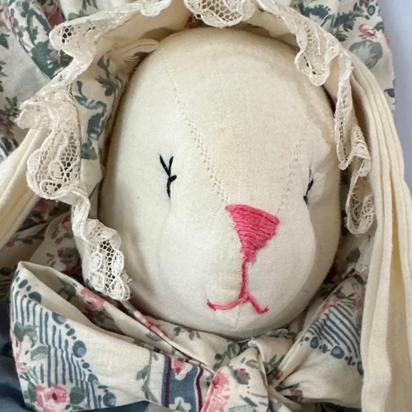 Folk Art Vintage, Handmade Country-style Bunny Rabbit Doll - Picture 4 of 12